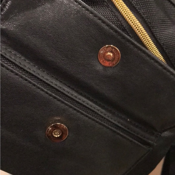 SONDRA ROBERTS Black Nylon Crossbody Purse With Gold Trim & Detachable Strap - Picture 5 of 8